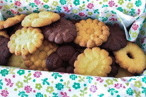 Petits biscuits sablés à la presse à biscuits