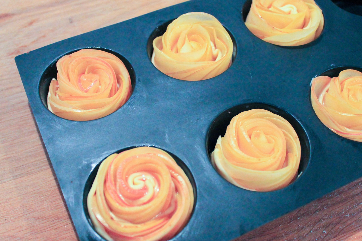 Roses feuilletées aux pommes