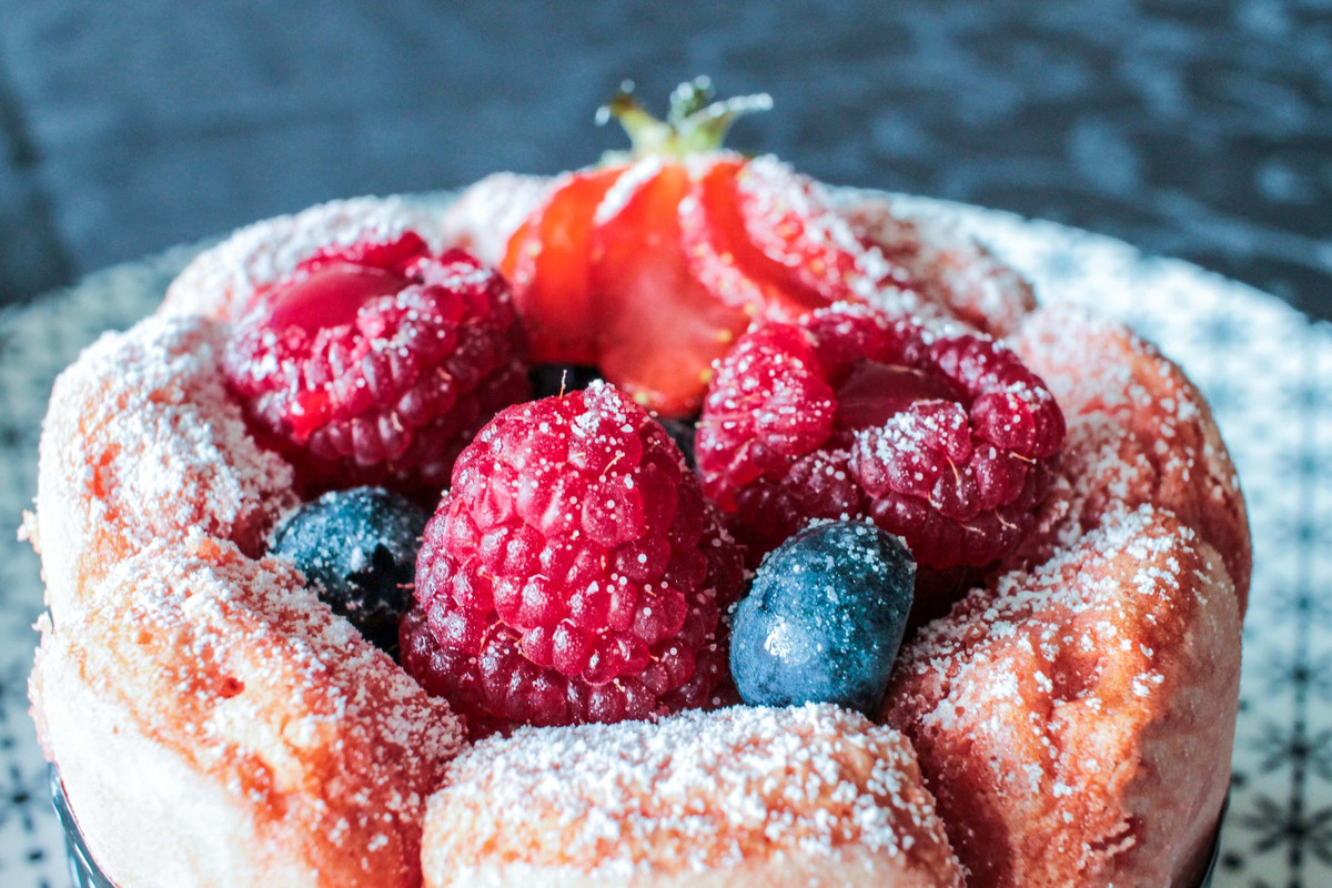 Charlottes individuelles aux fruits rouges