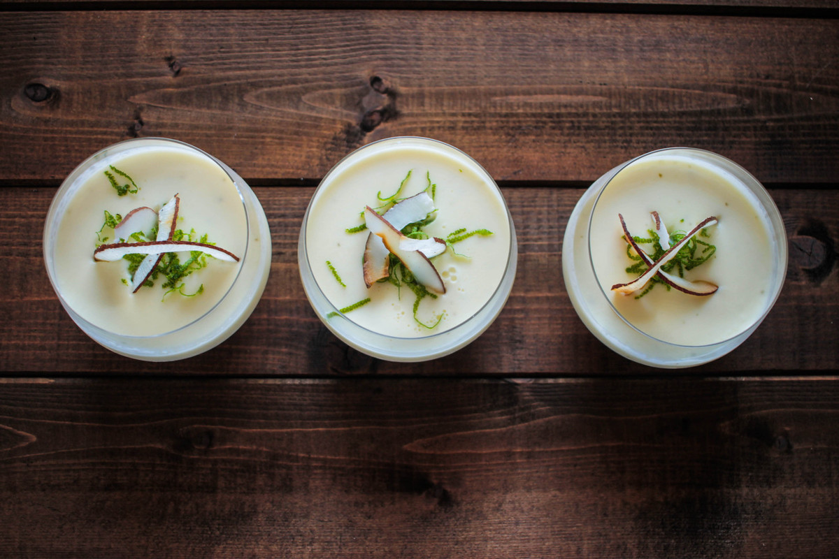 Possets au citron vert et à la noix de coco