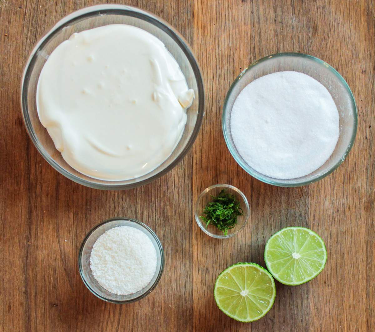 Possets au citron vert et à la noix de coco