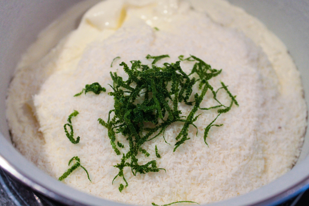 Possets au citron vert et à la noix de coco