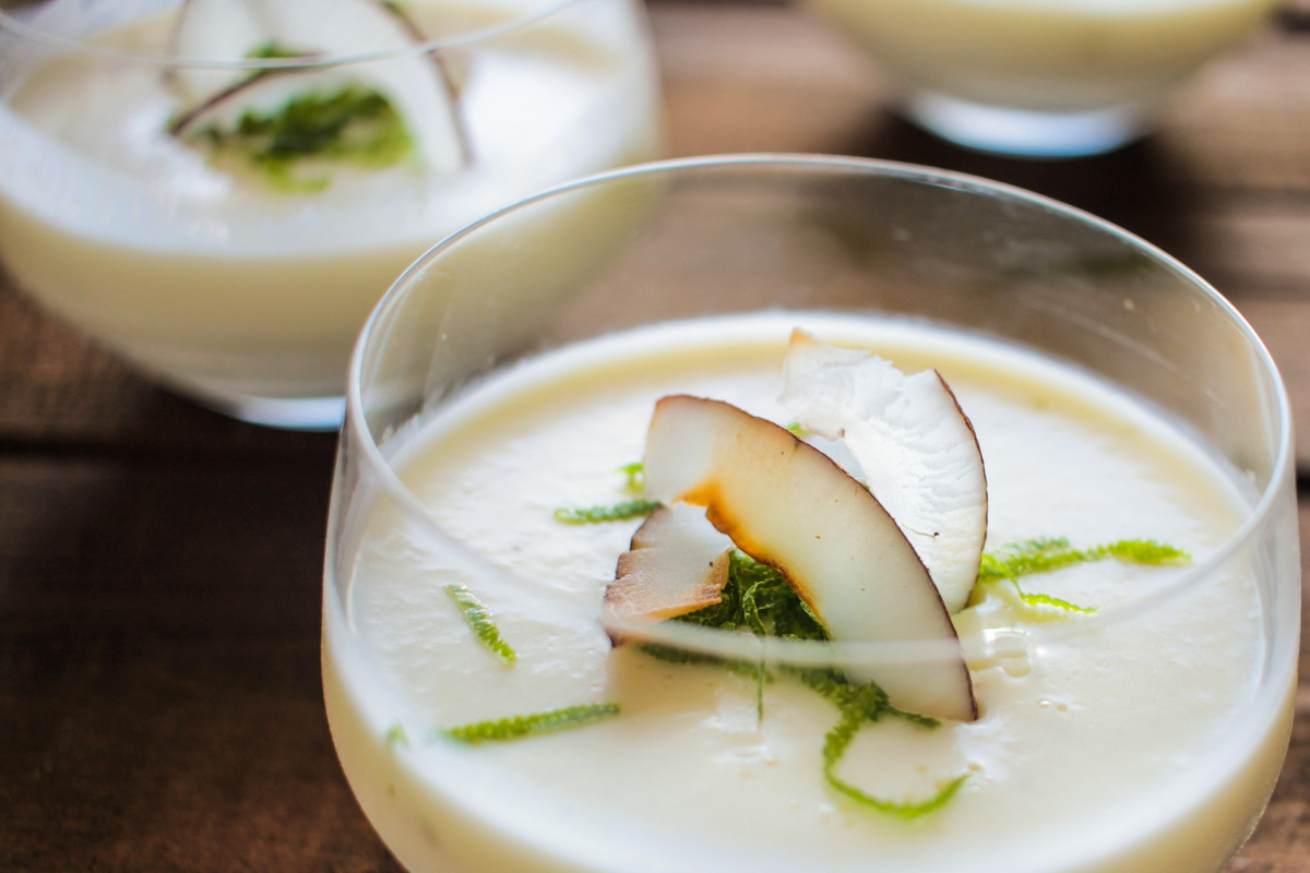 Possets au citron vert et à la noix de coco