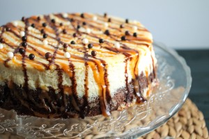Cheesecake base brownie, caramel au beurre salé et chocolat
