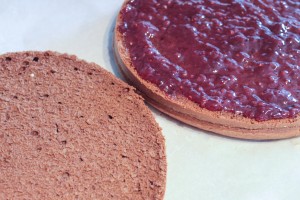 Gâteau d'anniversaire chocolat framboises