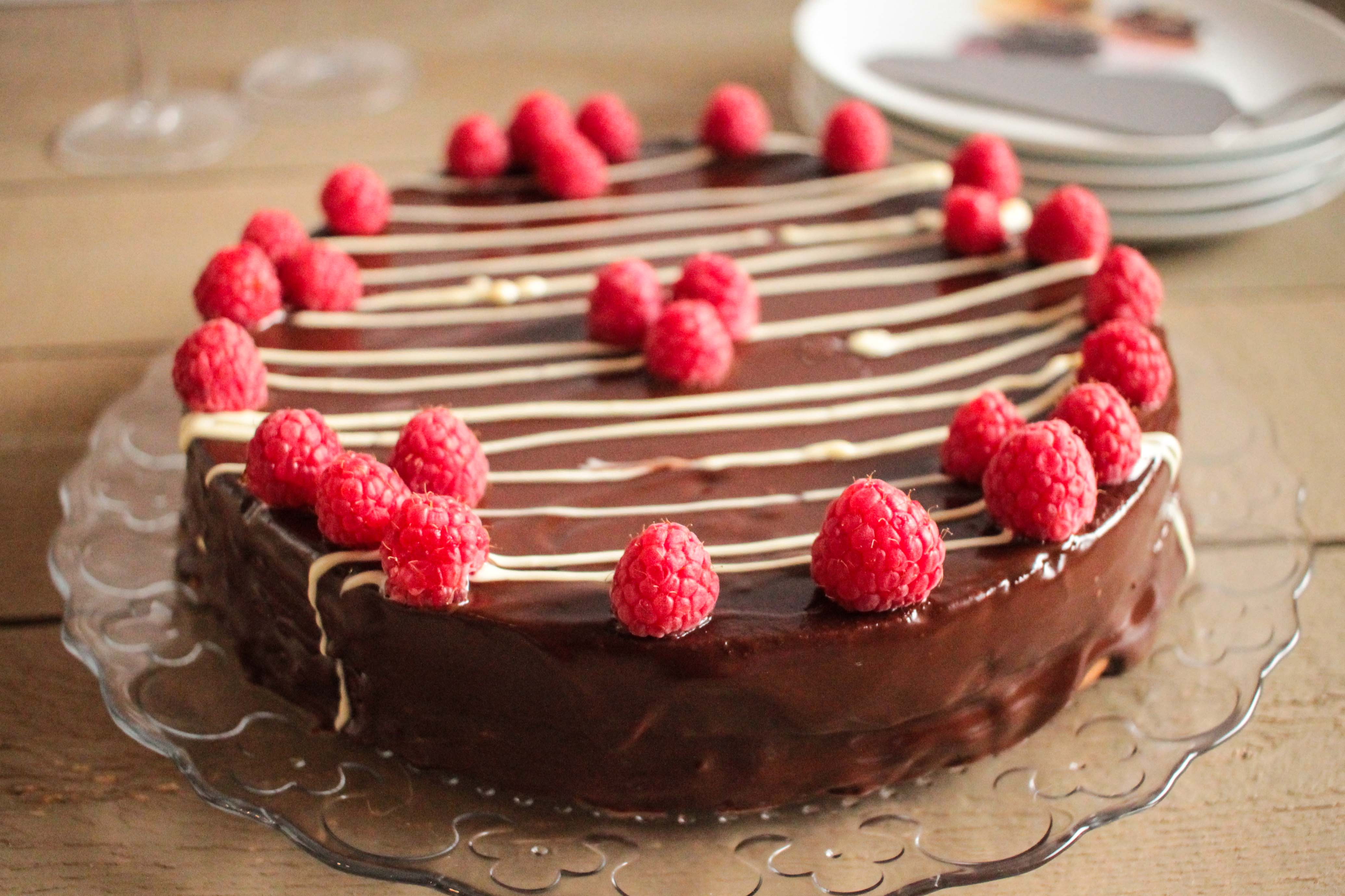 Gâteau d'anniversaire chocolat framboises