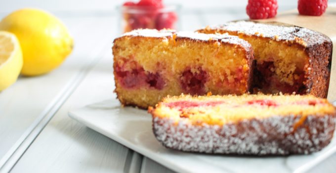 Cake de polenta aux framboises et au citron