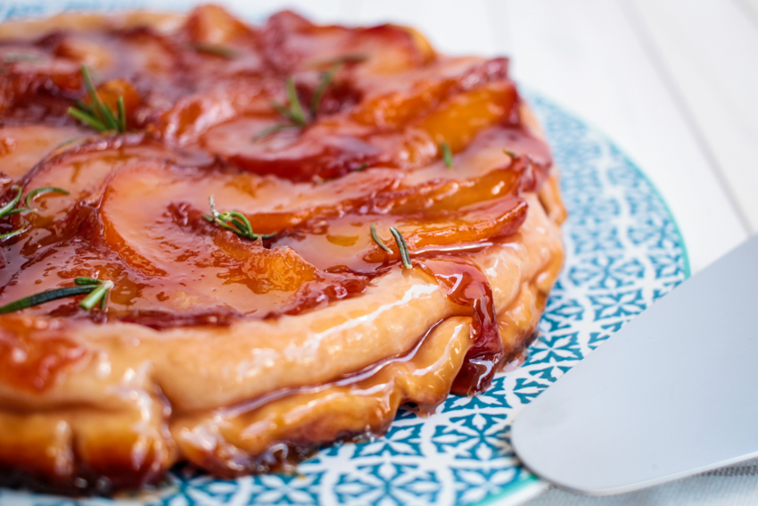 Tarte tatin nectarines et romarin