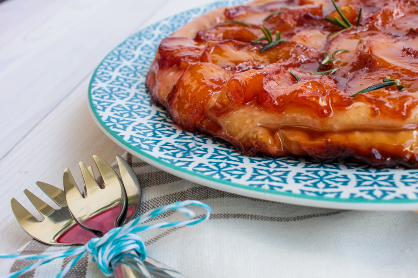 Tarte tatin nectarines et romarin