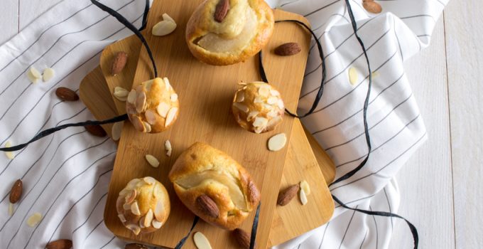 Gâteau au yaourt aux poires comme des financiers