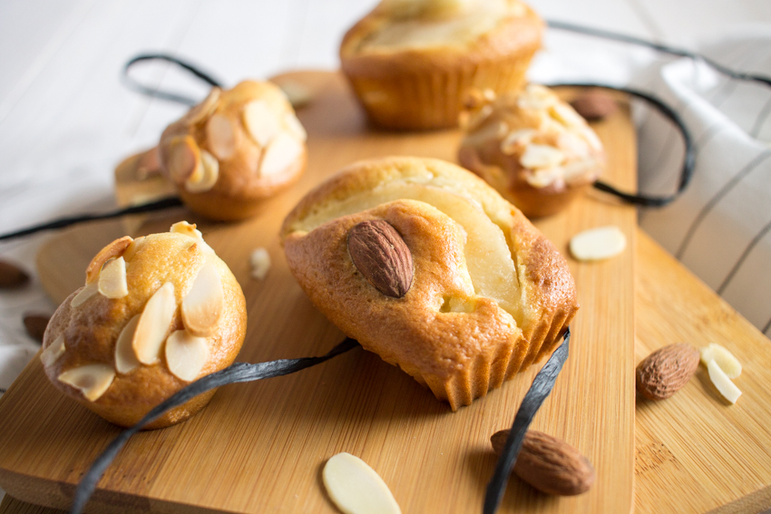 Gâteau au yaourt aux poires comme des financiers