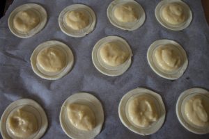 Feuilletés aux abricots et à la crème pâtissière