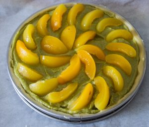 tarte aux abricots et à la crème d'amandes à la pistache