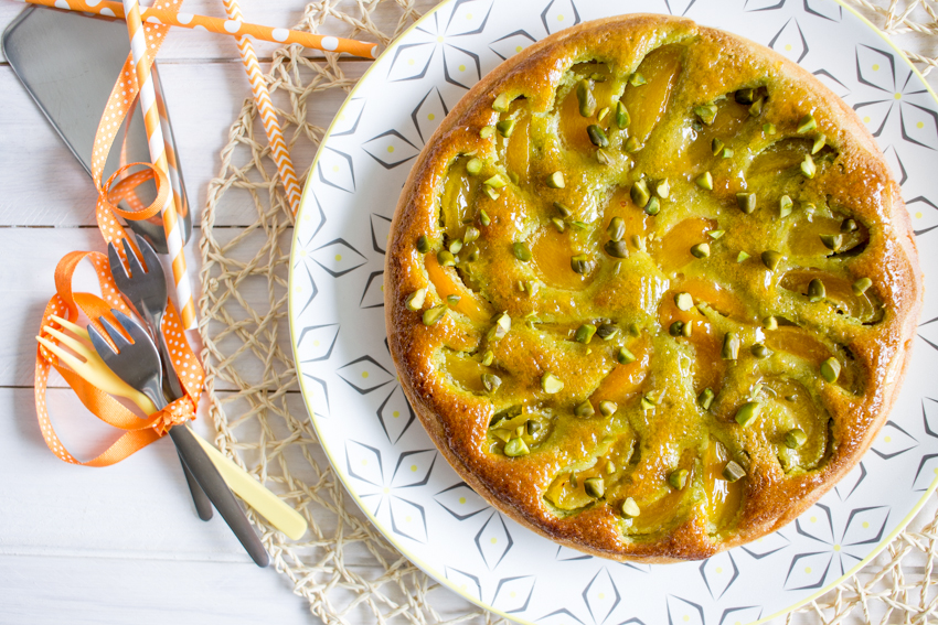 tarte aux abricots et à la crème d'amandes à la pistache