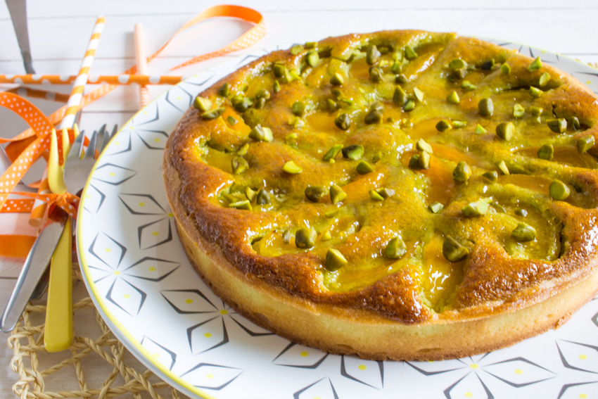 tarte aux abricots et à la crème d'amandes à la pistache