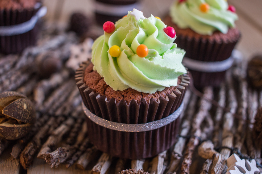 Cupcakes au chocolat façon sapin de Noël