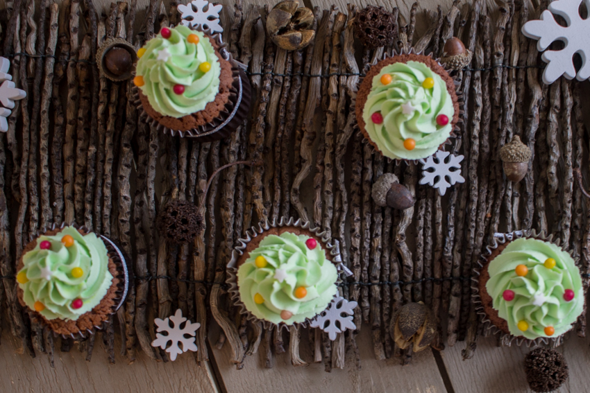 Cupcakes au chocolat façon sapin de Noël