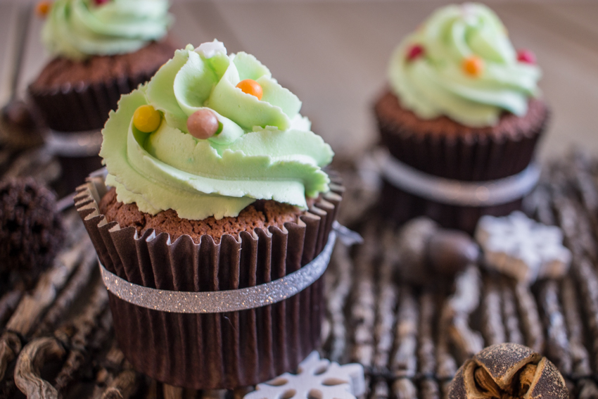 Cupcakes au chocolat façon sapin de Noël