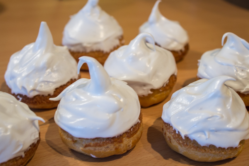 Petits choux au citron meringués