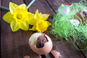 Petits œufs au chocolat et à la vanille