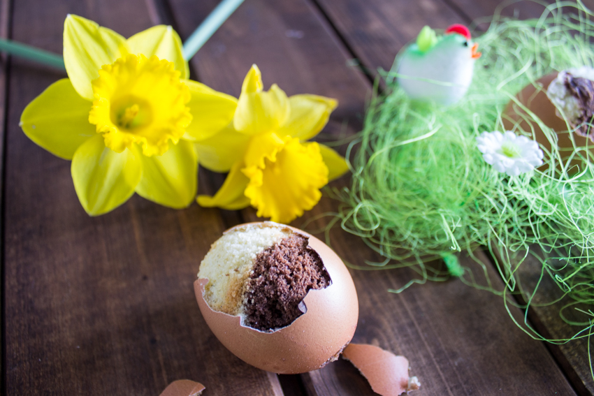 Petits œufs au chocolat et à la vanille