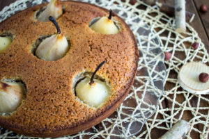 Gâteau moelleux aux poires et noisettes