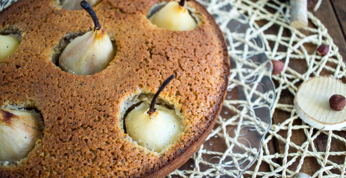 Gâteau moelleux aux poires et noisettes