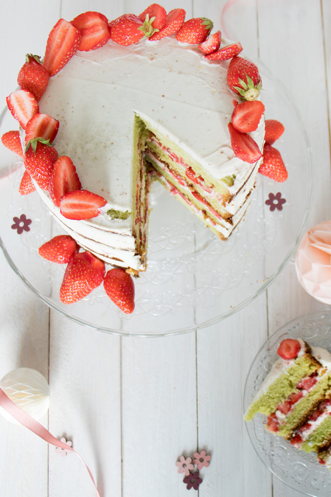 Naked cake fraises pistache