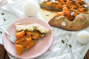 Tarte rustique abricots pistache