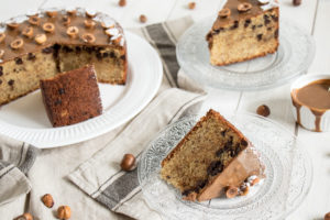 Gâteau aux noisettes et pépites de chocolat
