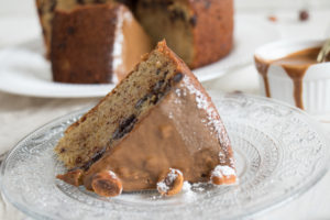 Gâteau aux noisettes et pépites de chocolat