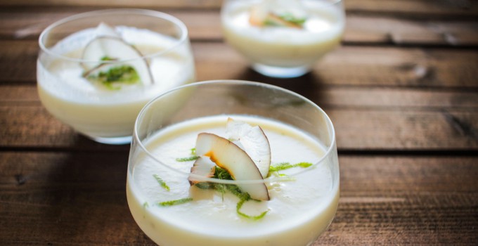 Possets au citron vert et à la noix de coco très frais