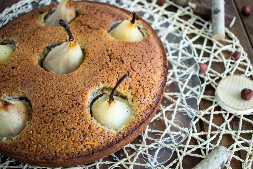 Gâteau moelleux aux poires et noisettes