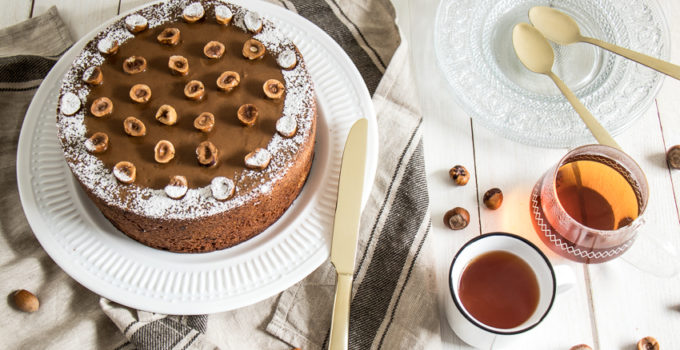 Gâteau aux noisettes et pépites de chocolat