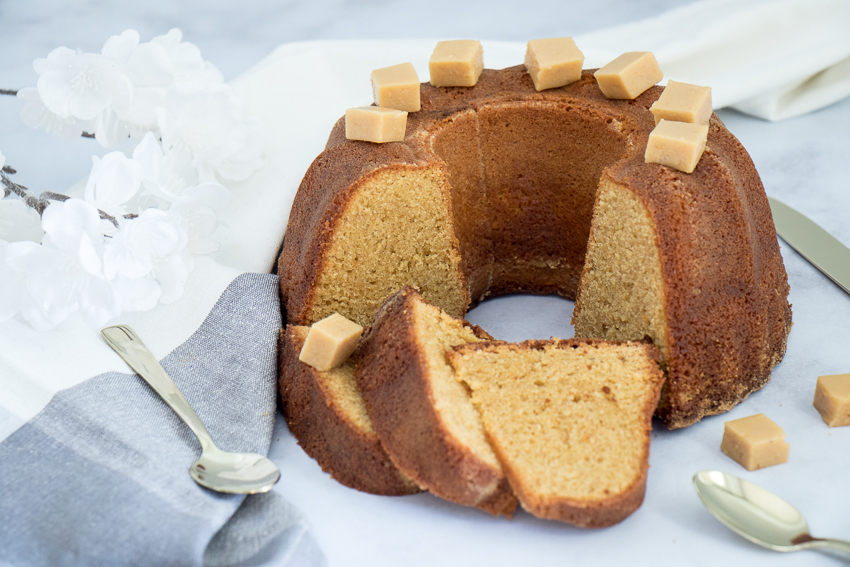 Cake banane muscovado et ses petits cubes de caramel banane